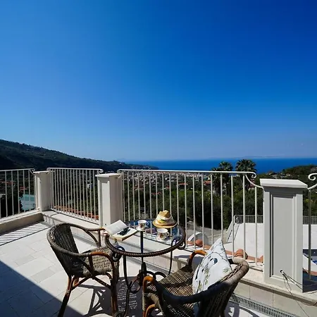 Modern & Private In Unique Location, Pool And Sunset Terrace וילה *