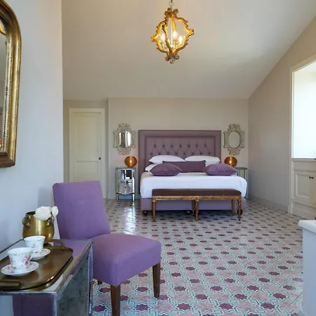 Modern & Private In Unique Location, Pool And Sunset Terrace