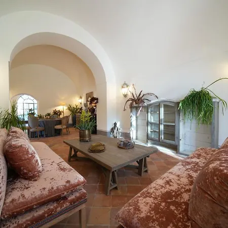 Modern & Private In Unique Location, Pool And Sunset Terrace * סורנטו