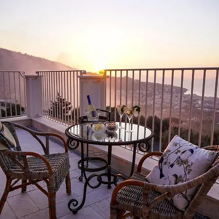 Modern & Private In Unique Location, Pool And Sunset Terrace *